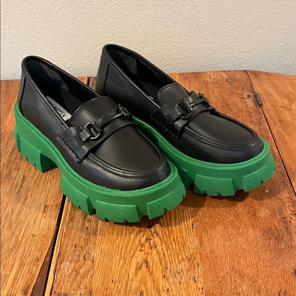 Steve Madden Shoes - Steve Madden Trifecta Platform Loafers – Size 6.5 – Black w/ Green Lug Sole